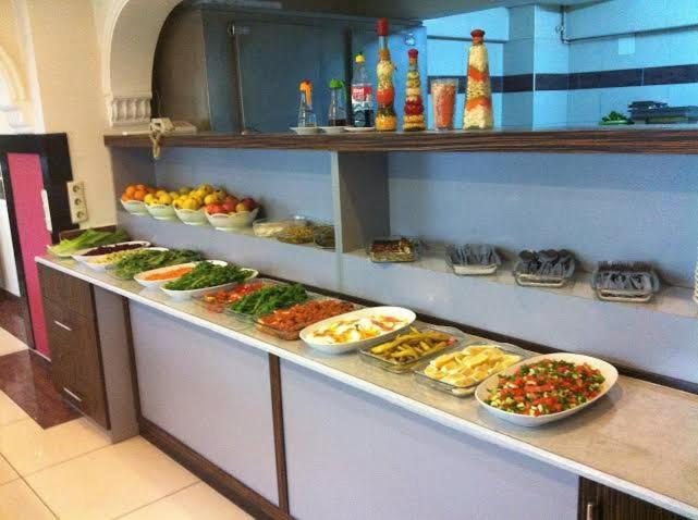Denizhan Hotel Antalya Bagian luar foto